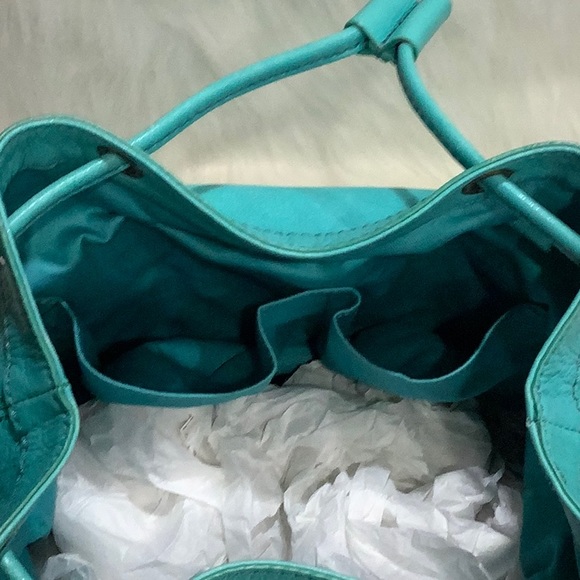 LIKE NEW Fossil “Tessa” Drawstring Shoulder Bag - Picture 9 of 13